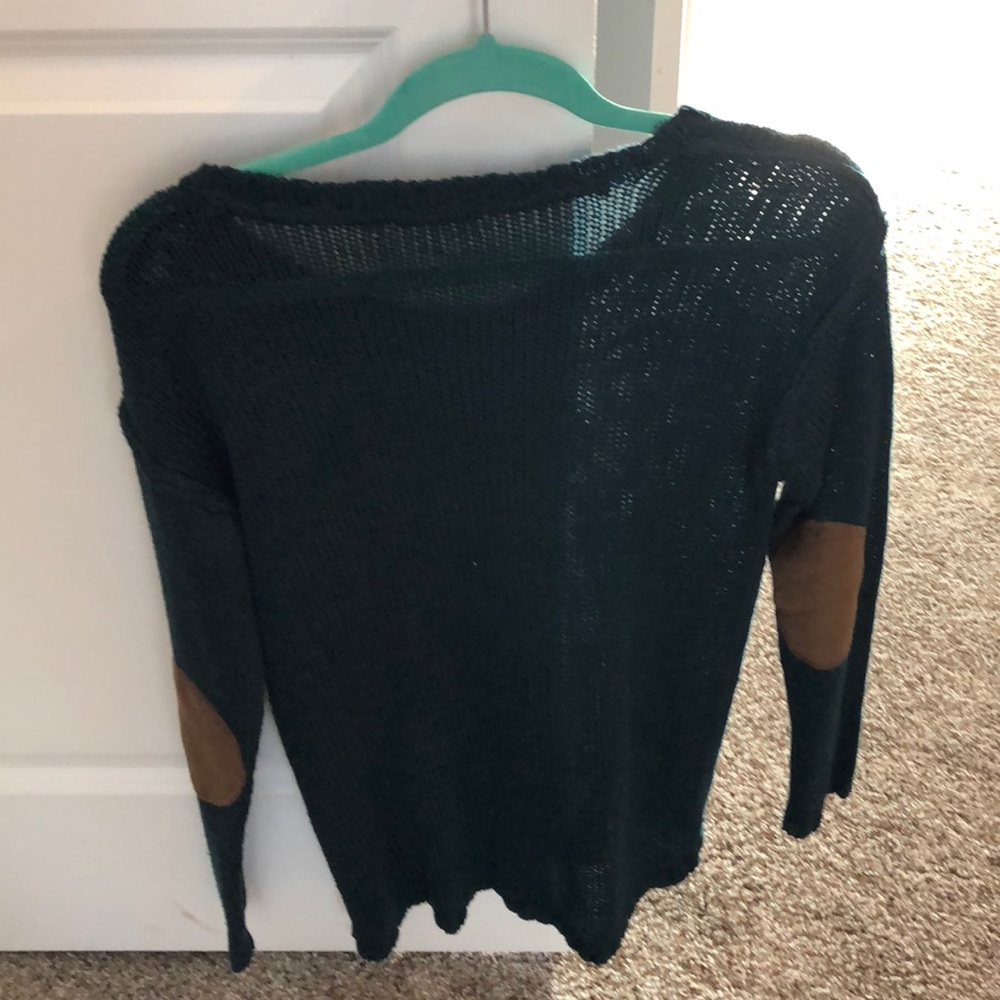 sweater - Picture 3 of 4